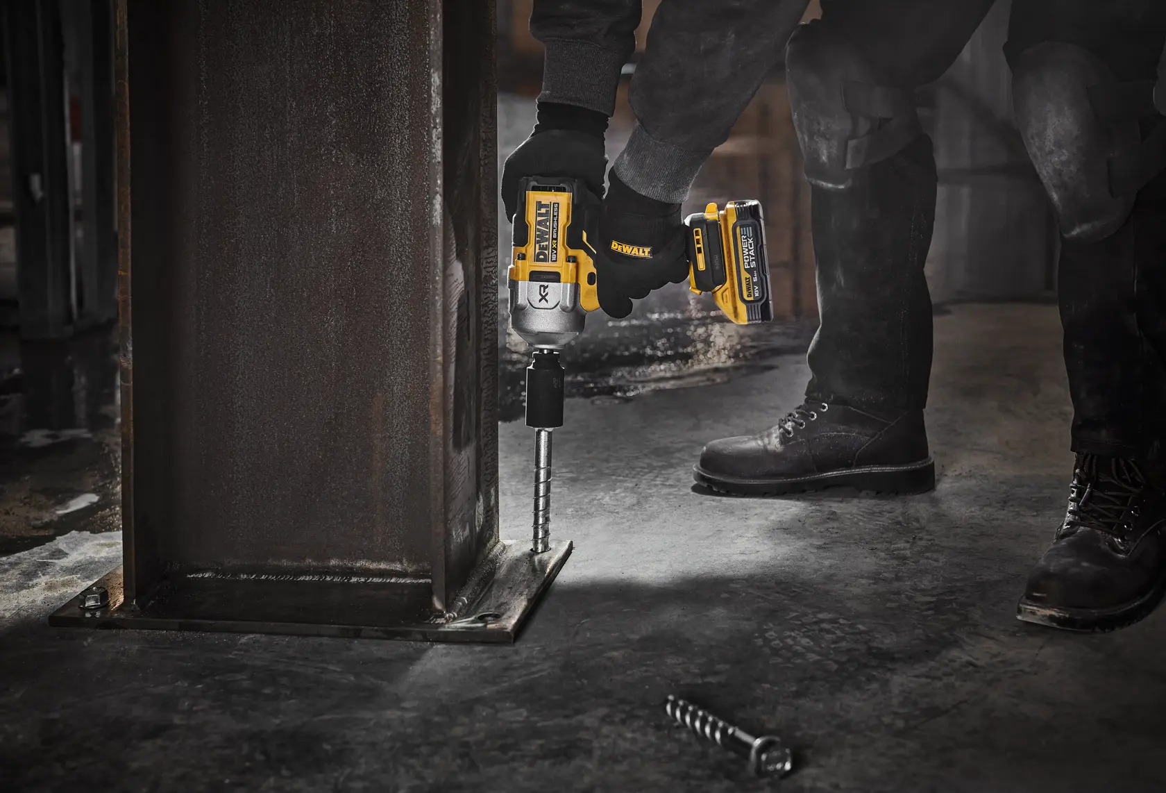 Chave Impacto sem escovas XR 18V POWERSTACK Li-Ion 5Ah 1/2" Alto Par con anillo de retención