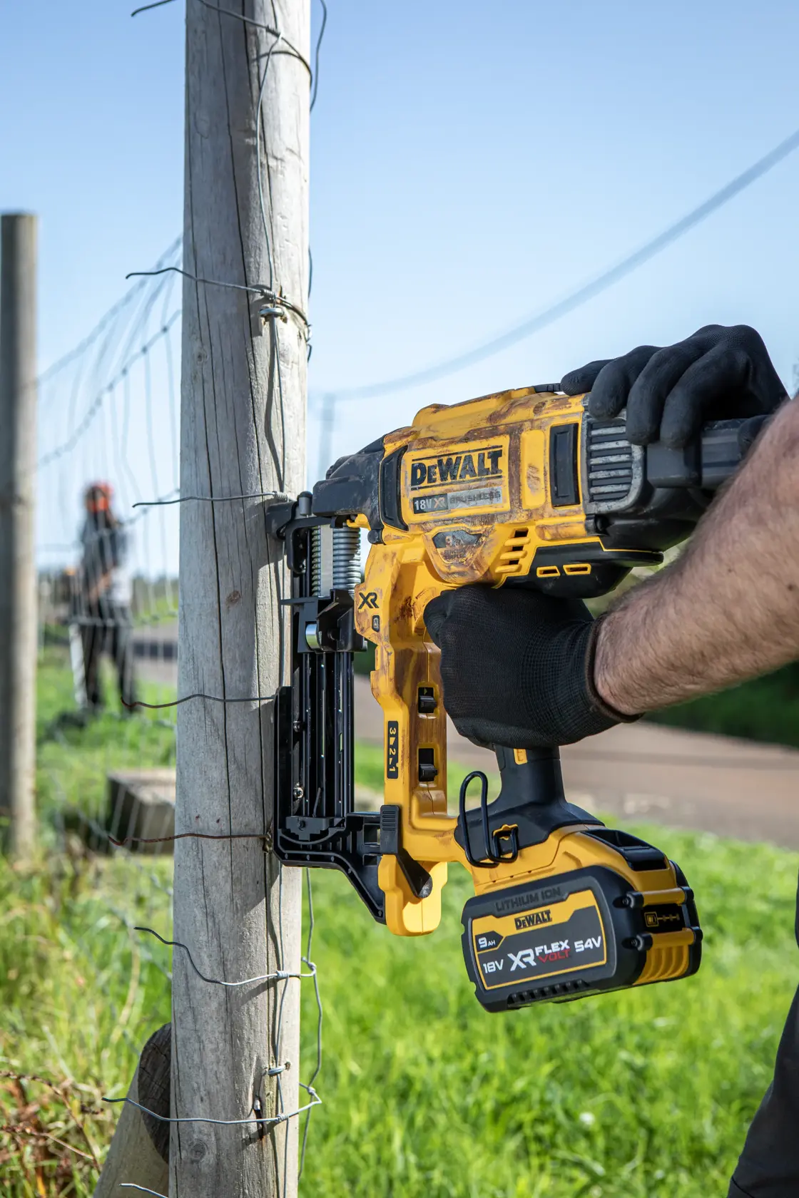 Agrafador de Cercas sem escovasXR 18V Li-Ion 5Ah