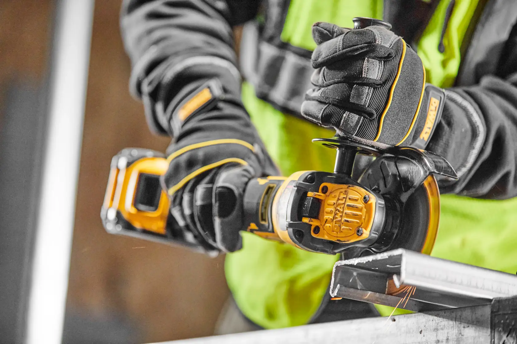 18V XR 125mm Angle Grinder With FLEXVOLT ADVANTAGE - 1 X 6Ah