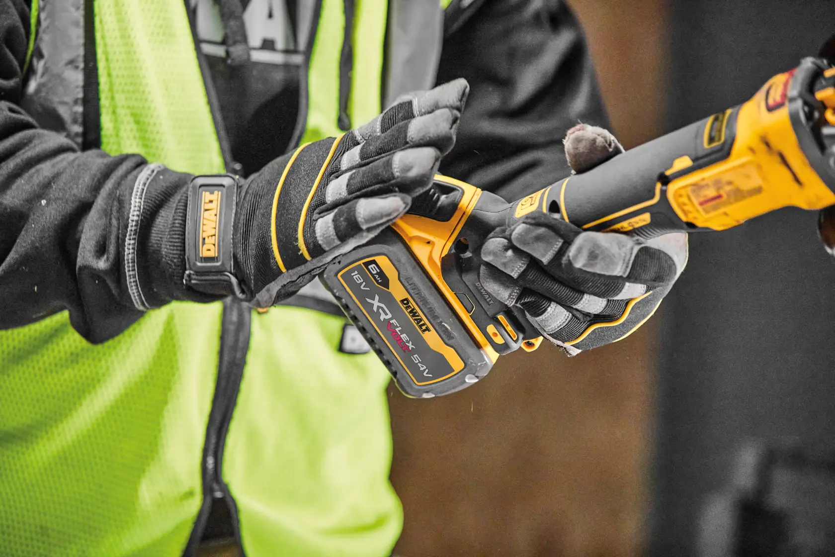 18V XR 125mm Angle Grinder With FLEXVOLT ADVANTAGE - 1 X 6Ah