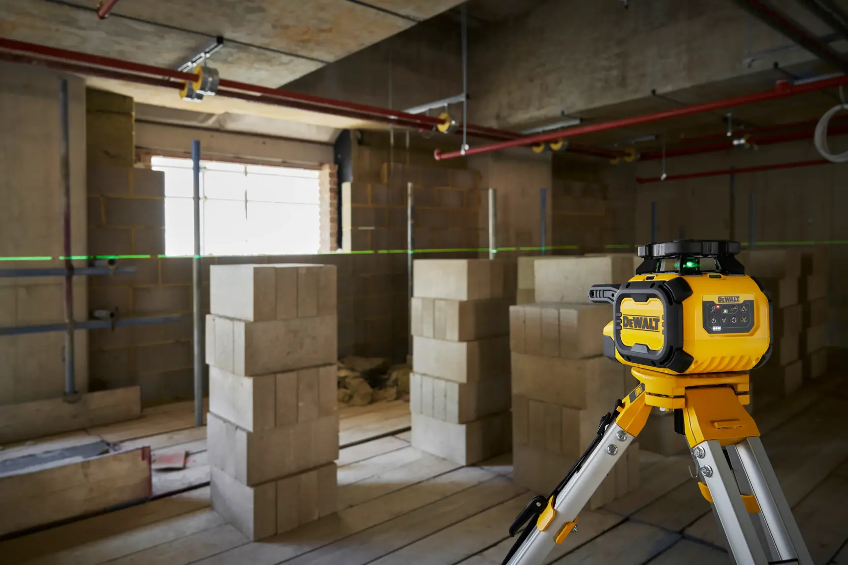 DEWALT DCLE15221G-QW, DCLE15221G laser de linha verde em tripé para fotografia em obra.