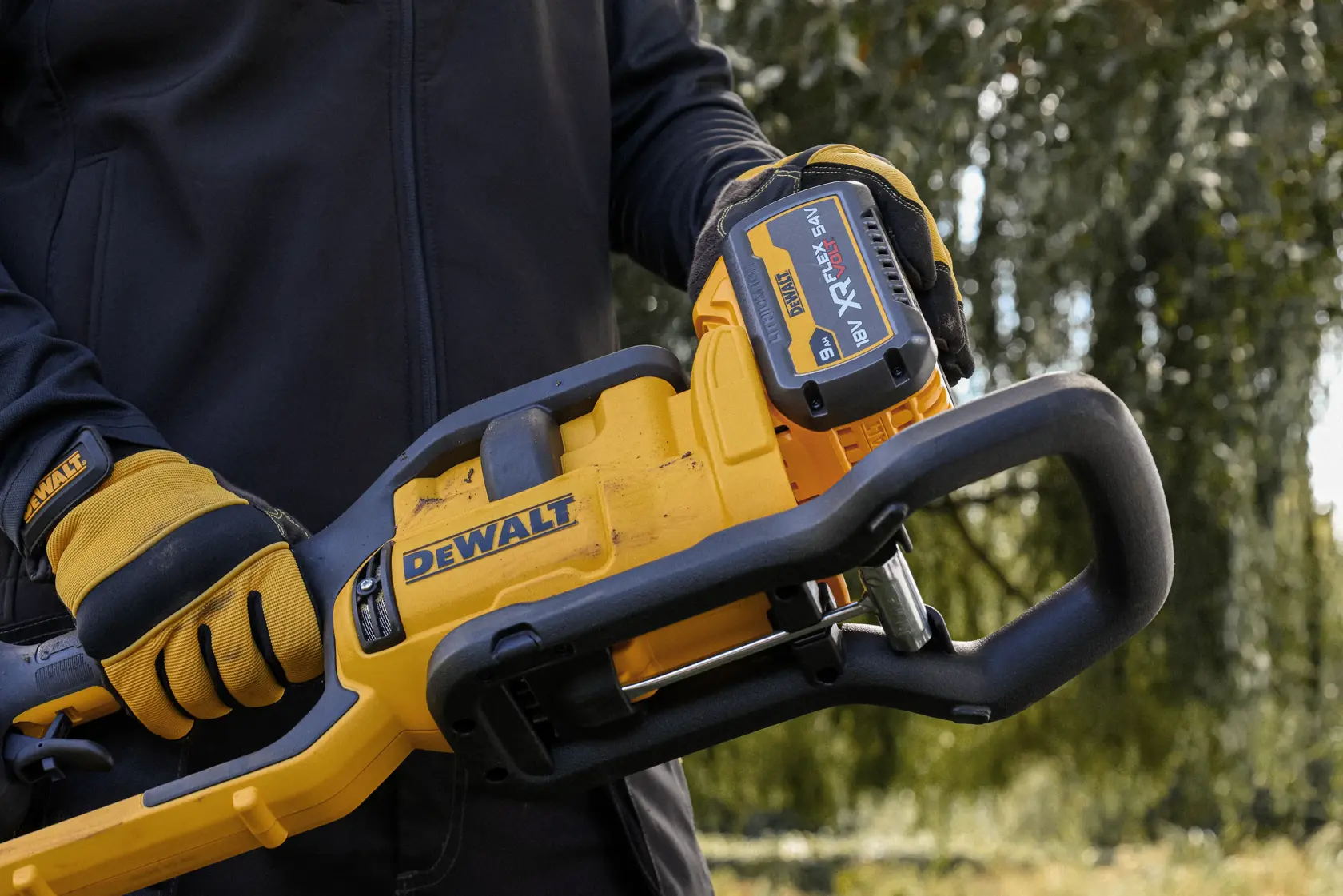 DEWALT® 54V XR® FLEXVOLT® Split Boom com acessório para aparador de cordas - 1 x 9Ah