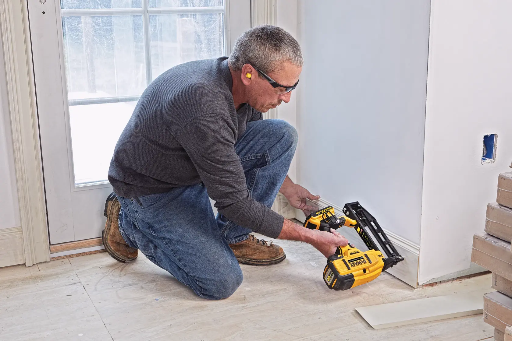 18V XR Brushless Second Fix Straight Nailer (calibre 16) (Unidade nua)