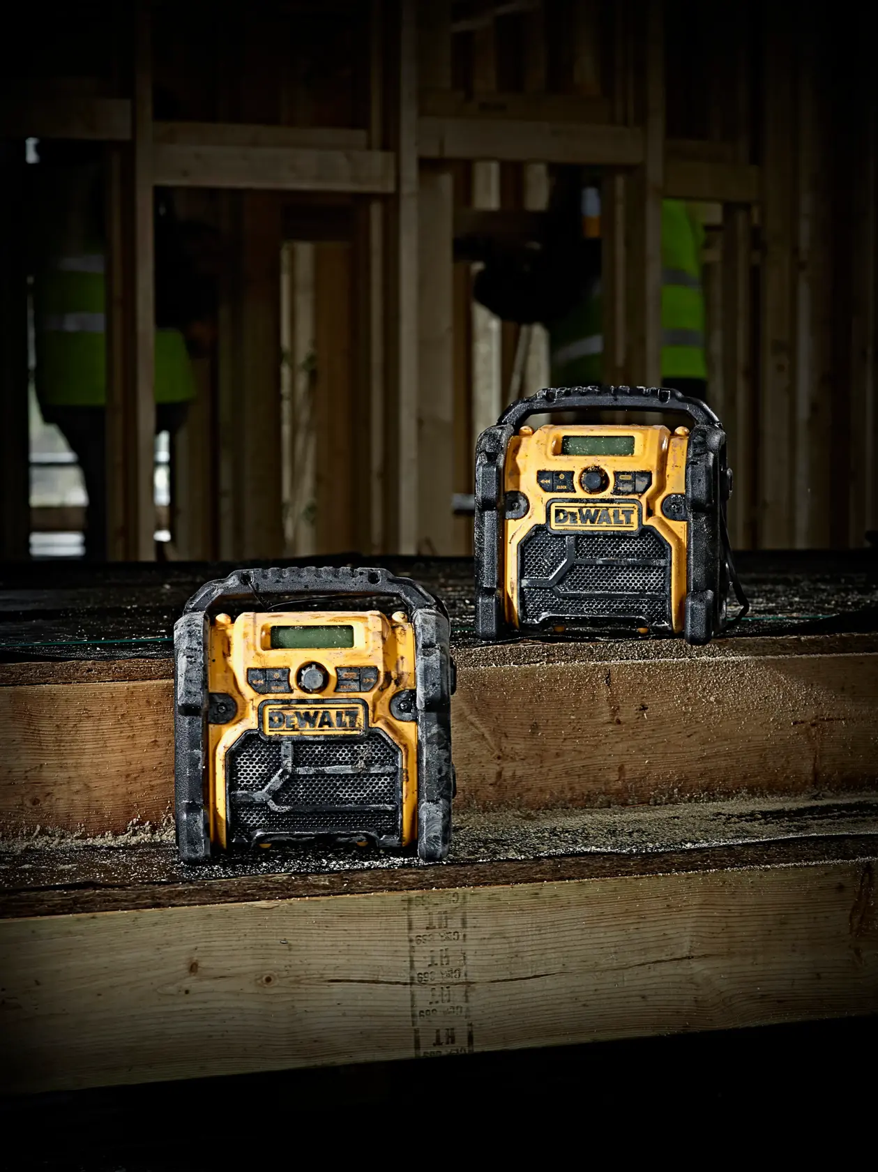 Rádio compacto XR com fio ou a baterias 10.8V, 14.4V e 18V XR Li-Ion