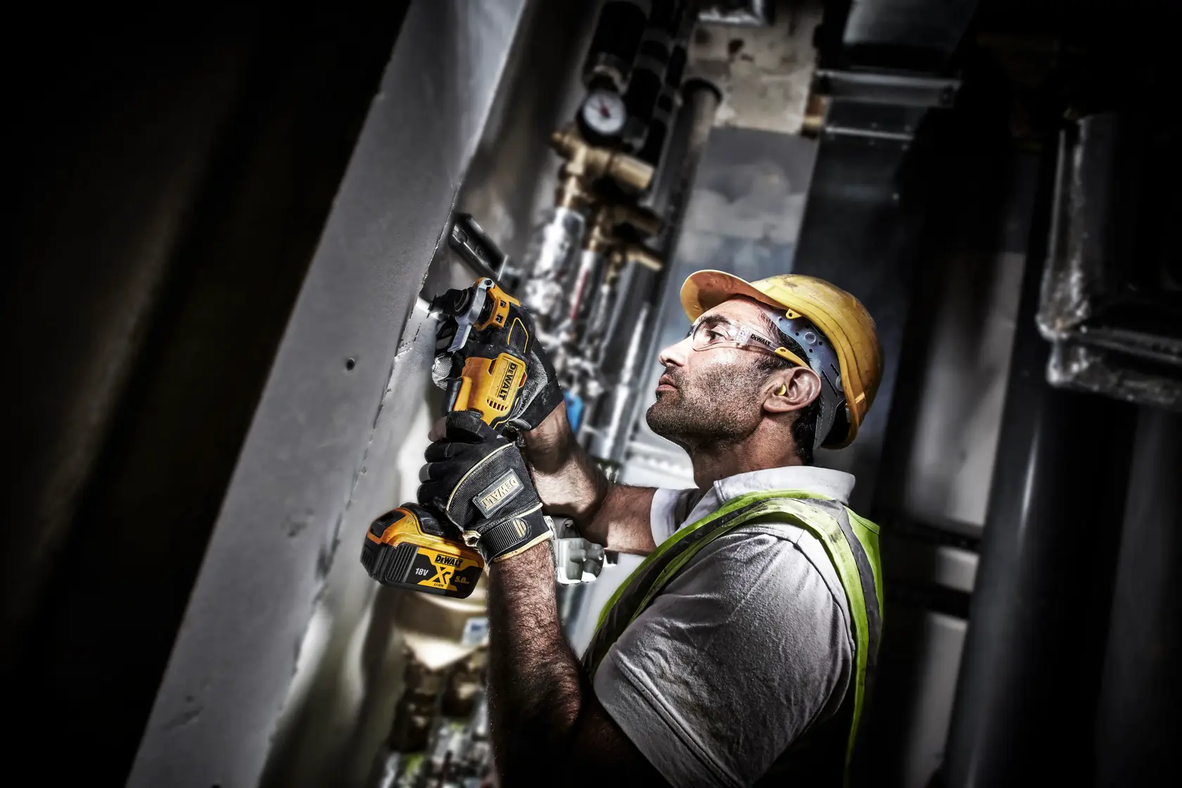 DEWALT® 18V XR® Ferramenta Oscilante Sem Escovas de 3 Velocidades - 2 x 5Ah