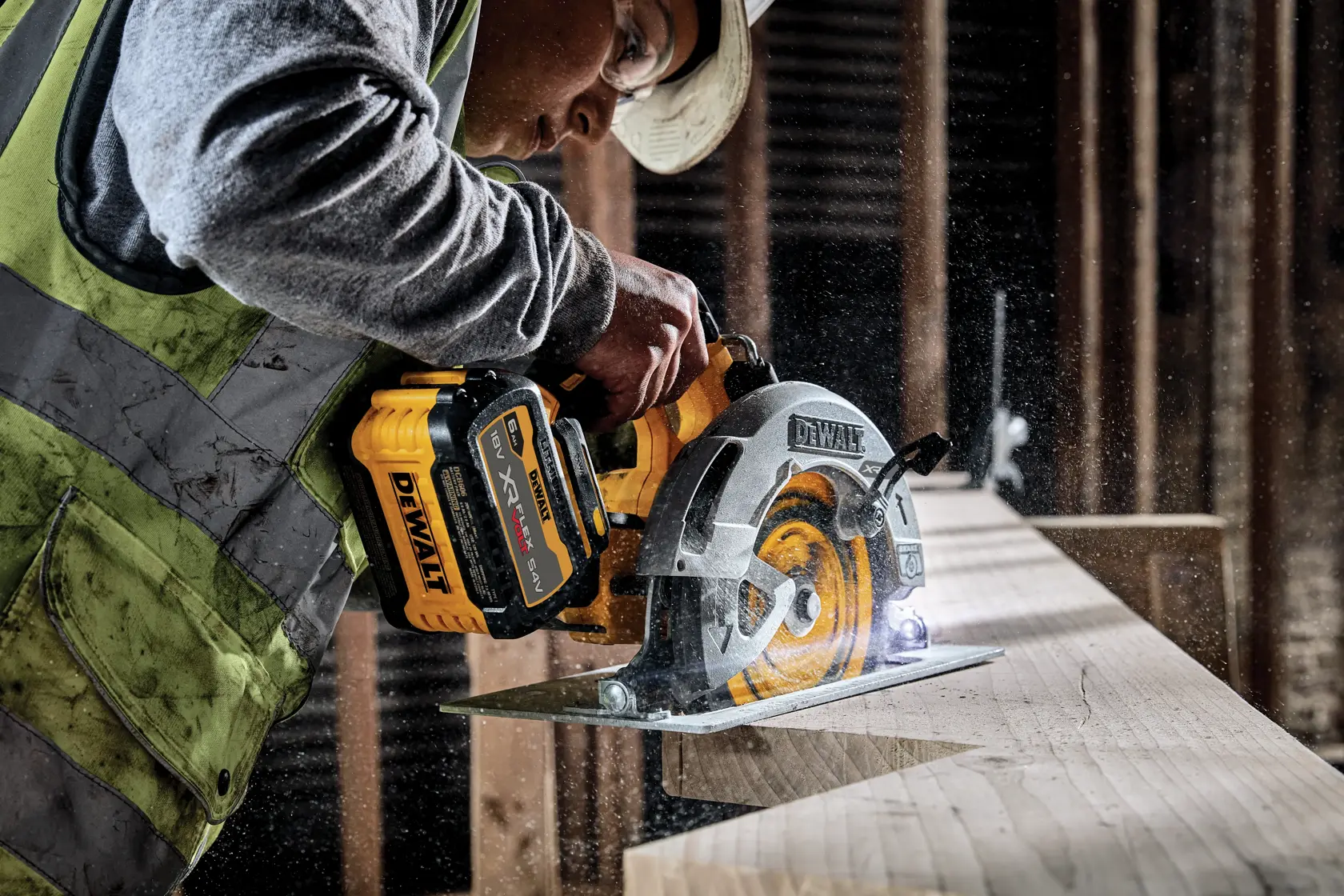 Serra circular DEWALT® 18V XR® Brushless 190mm com FLEXVOLT® ADVANTAGE™ (Apenas Ferramenta)