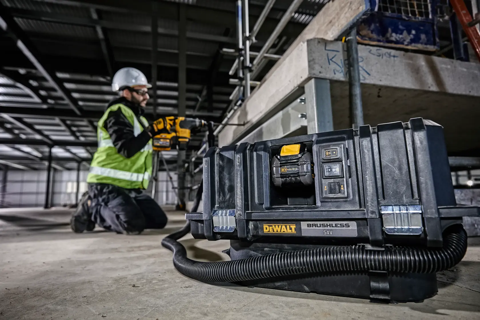 Aspirador sólidos e líquidos XR FLEXVOLT 54V Classe M