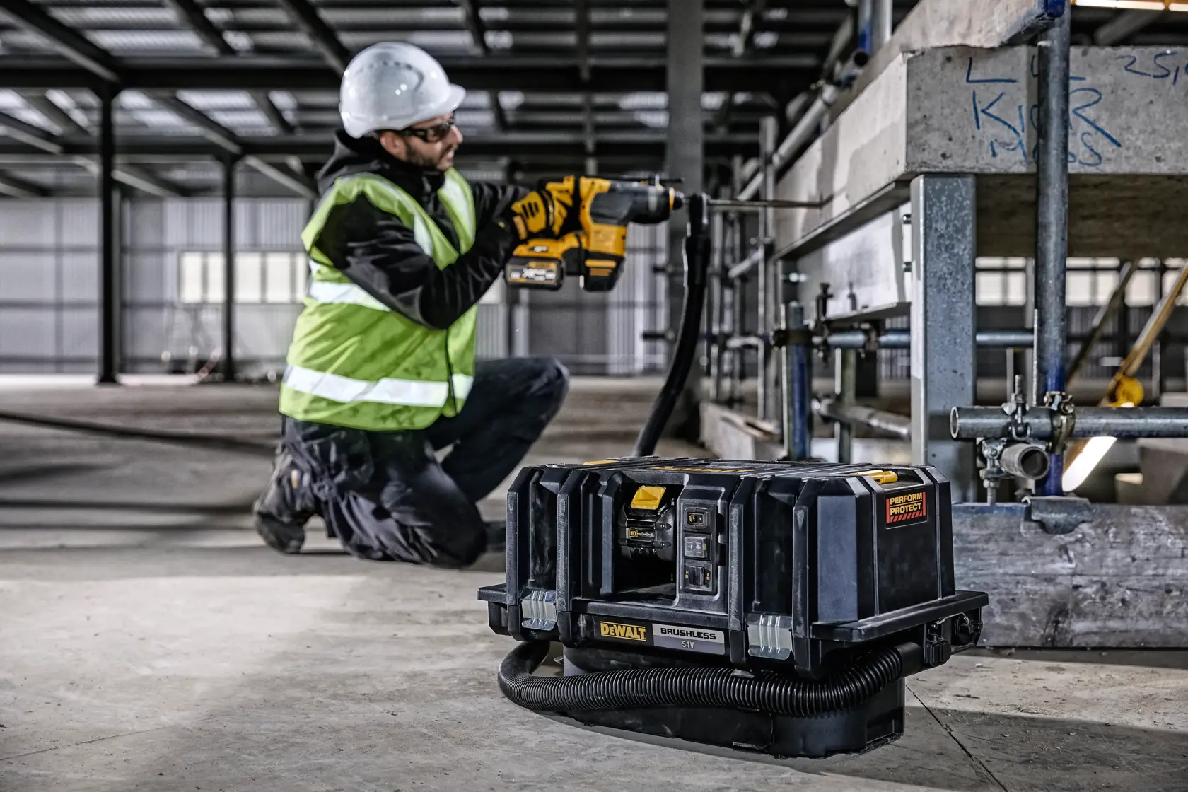 Aspirador sólidos e líquidos XR FLEXVOLT 54V Classe M