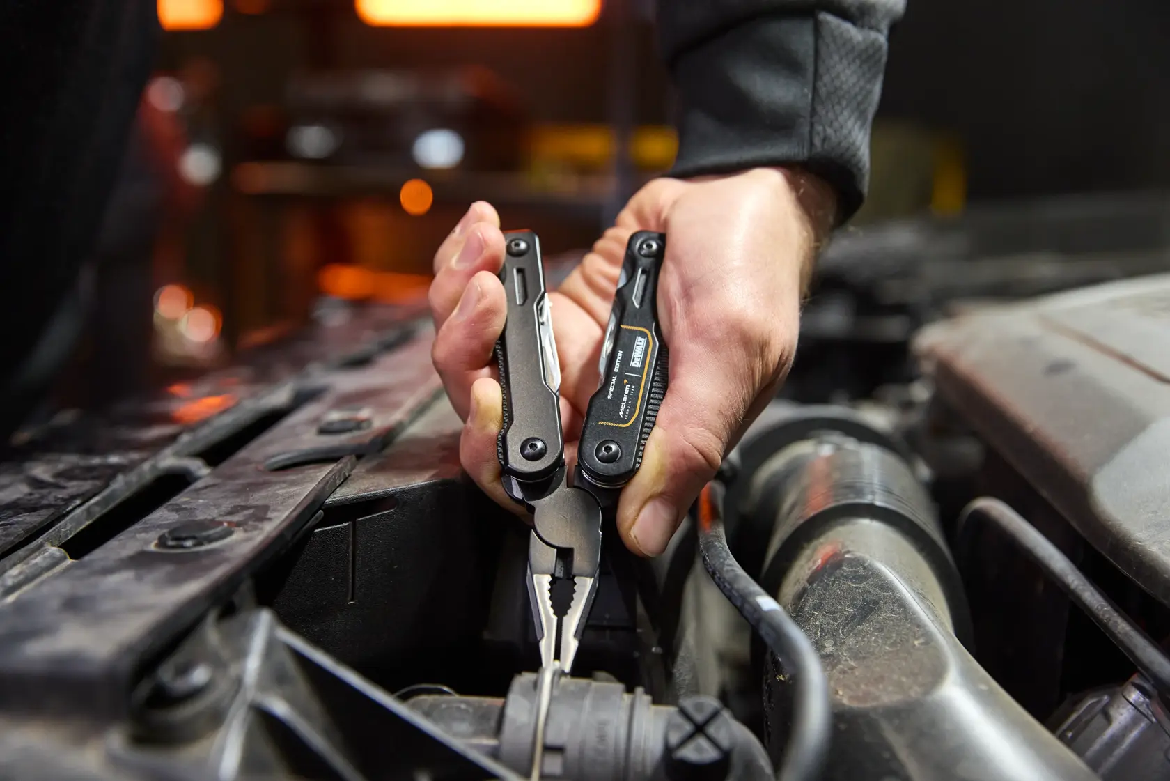 DEWALT® MCLAREN 16in1 Multi-Ferramenta